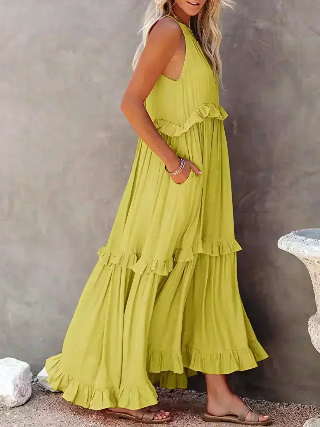 Elegant Women's Sleeveless Ruffle Dress