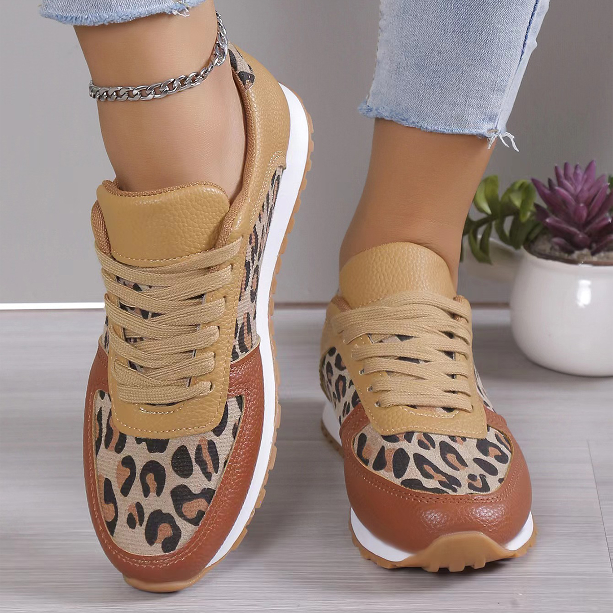 Women's Leopard Print Sneakers Comfortable Casual Shoes -
Fashinoza
