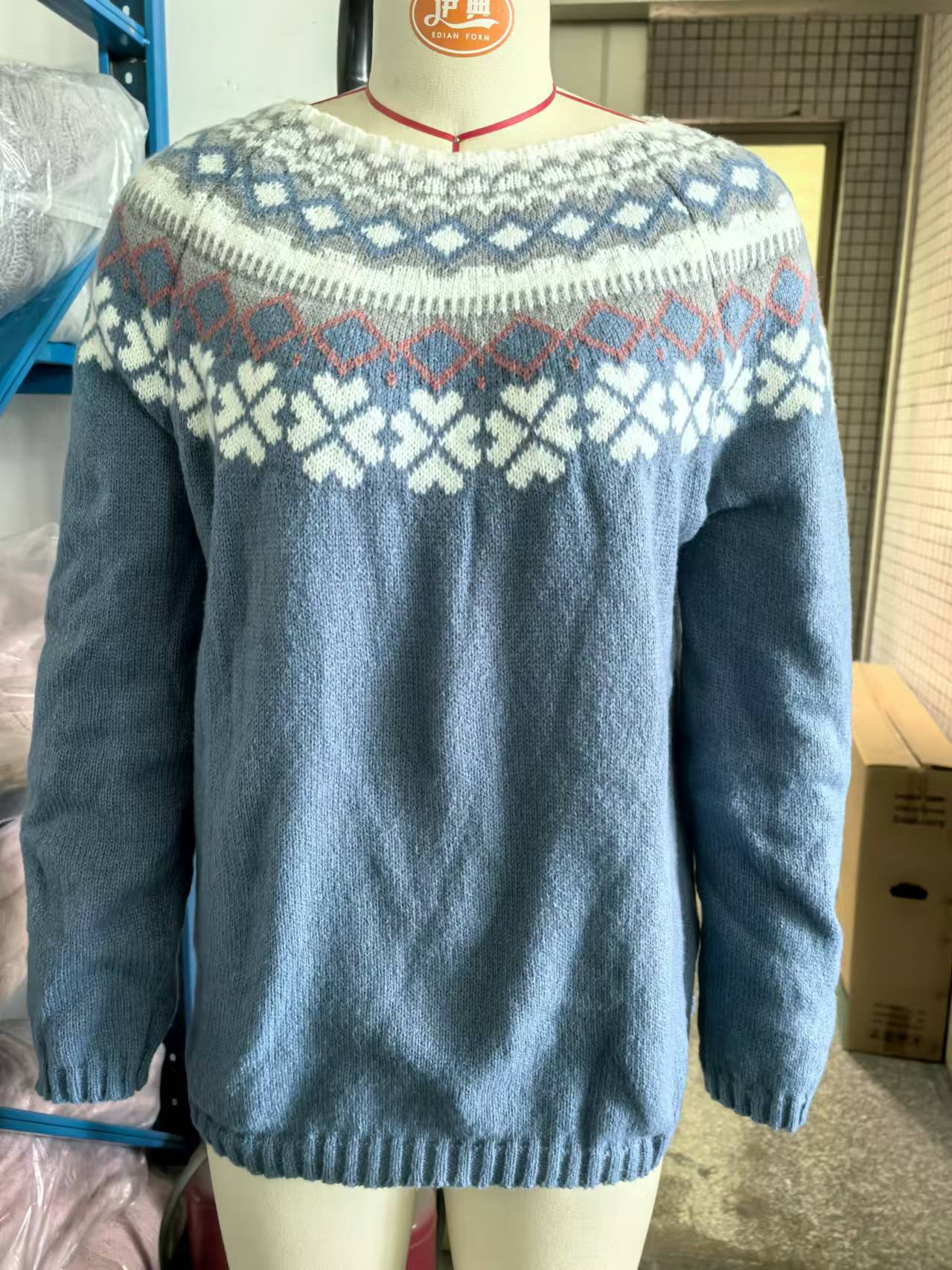 Amelia | Women Winter Patterned Crewneck Sweater