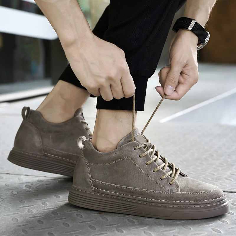 Men's Lace-Up Sneakers Contrast Sole Leather Comfortable
