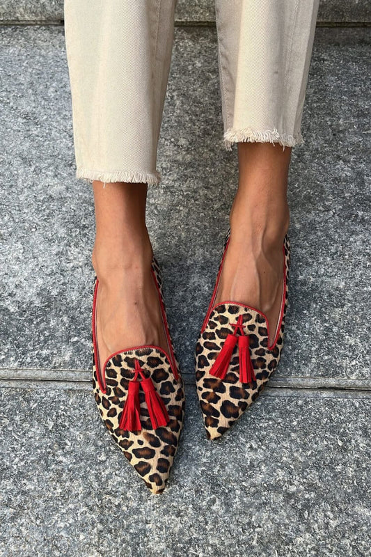 Women's Pointed Loafer Shoes Red Tassels - 
Fashinoza