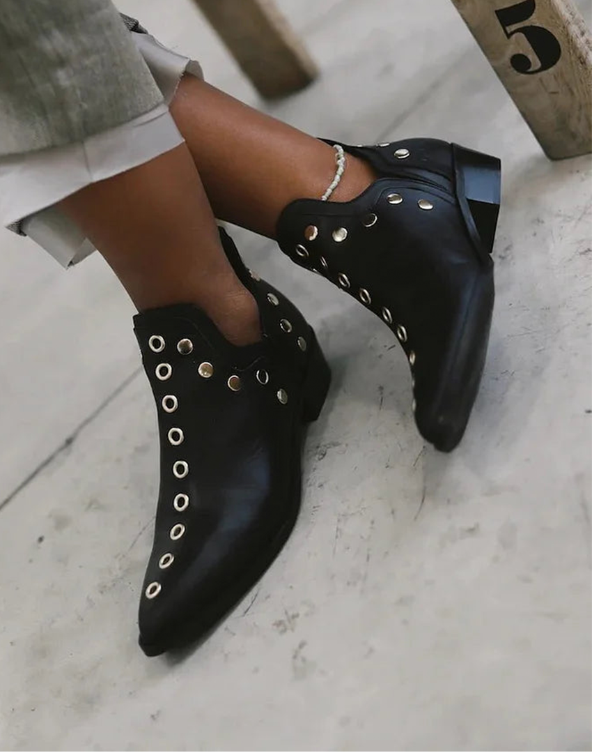 Women's Studded Pointed Boots - Fashinoza