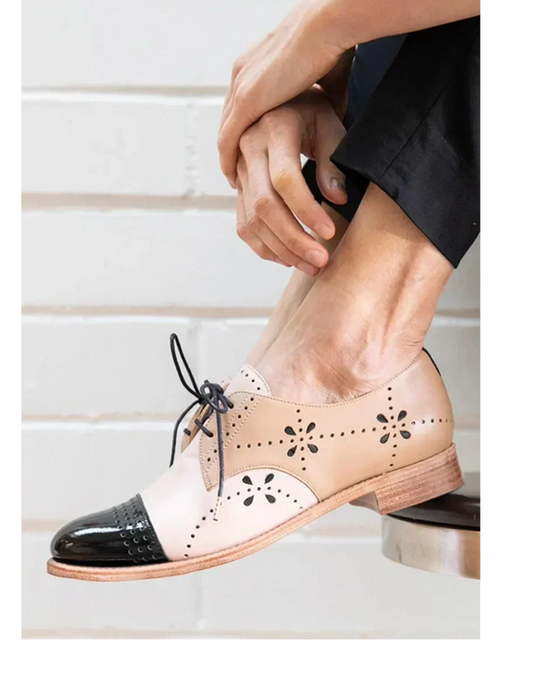 Women's Lace Up Loafers Cutout Design - Fashinoza