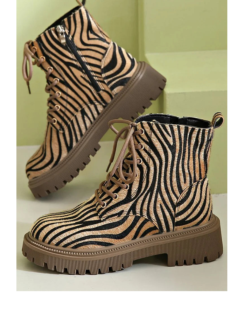 Women's Animal Print Platform Boots Lace Up Style - Fashinoza