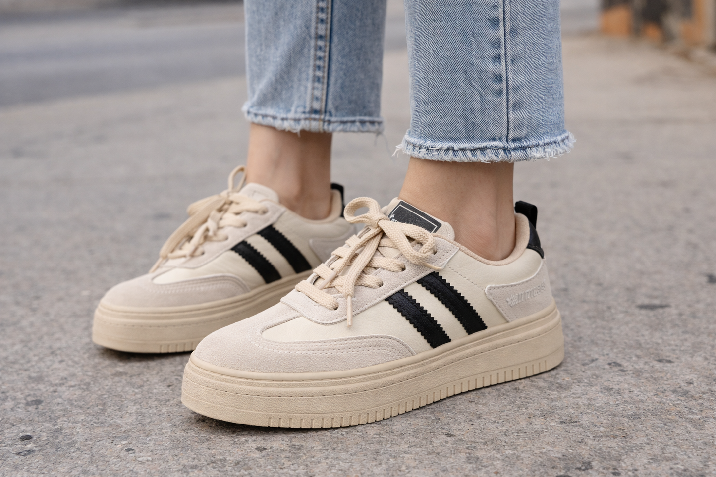 Women's Retro Low Sneakers Classic Stripe Platform Sole