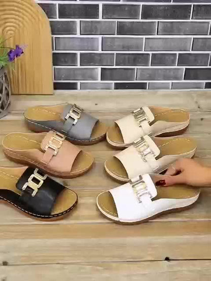 Cordelia Women's Buckle Sandals Cushioned