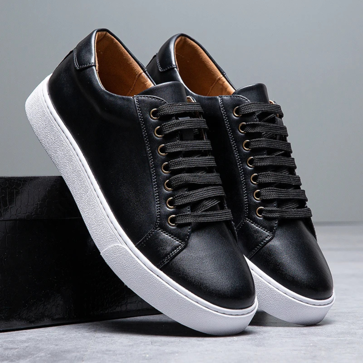 Mens Classic Low Lace Up Shoes