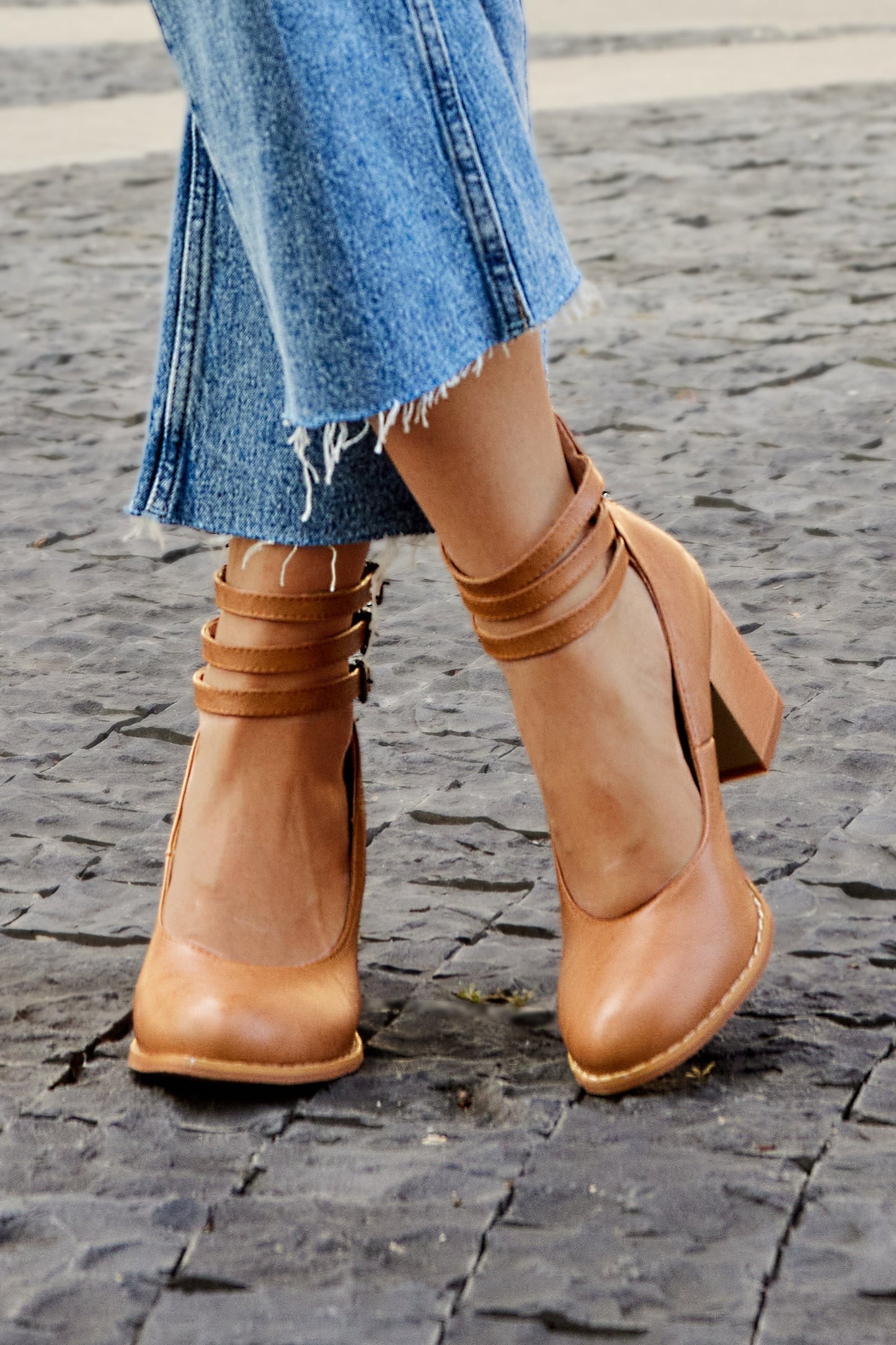 Women's Ankle Strap Sandals Smooth Leather Thick Heel