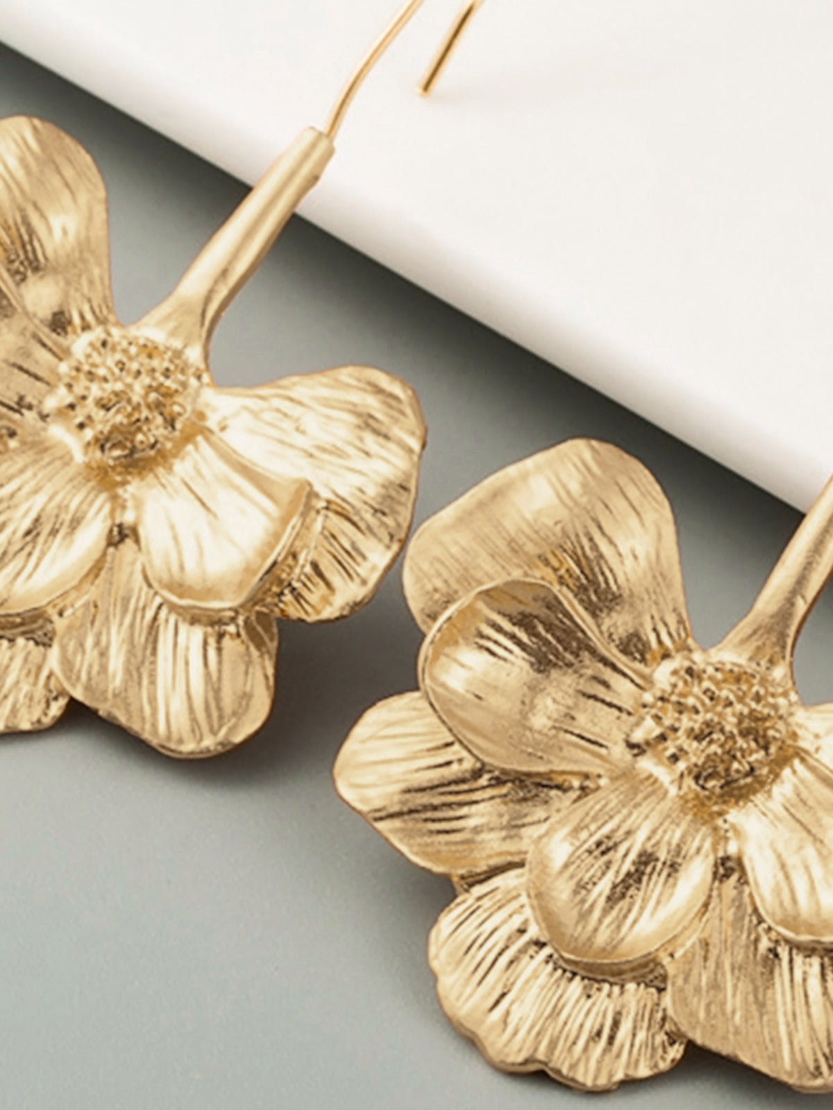 Women's Floral Stud Earrings