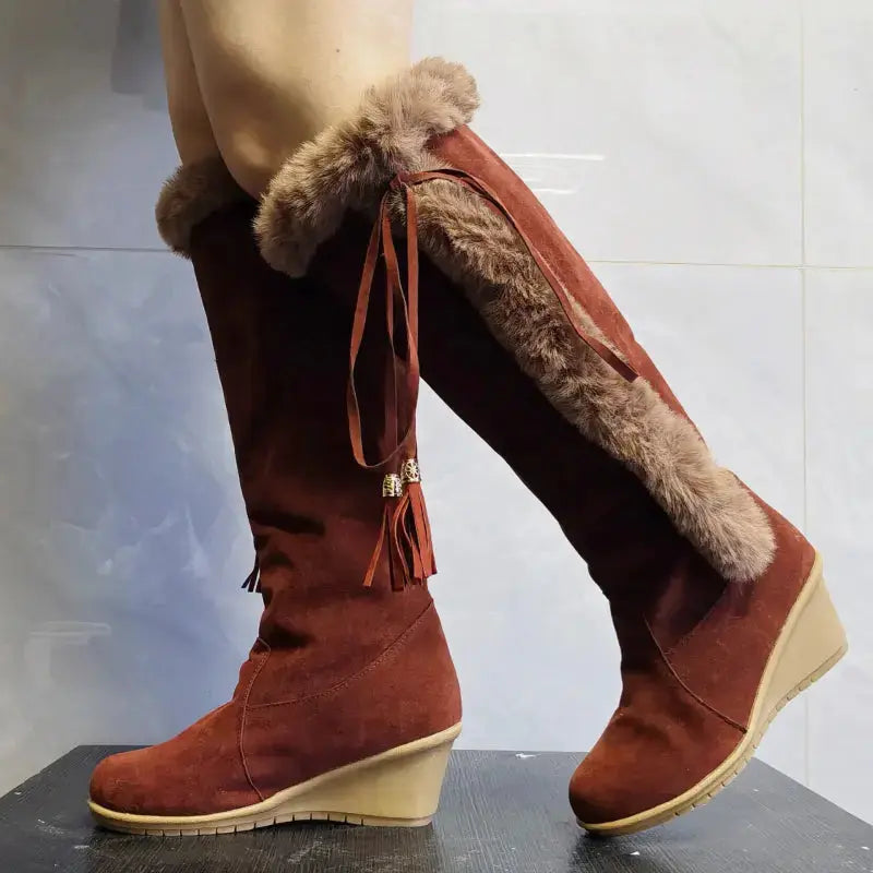 Black Combat Boots for Women – Stylish & Comfortable Winter Footwear