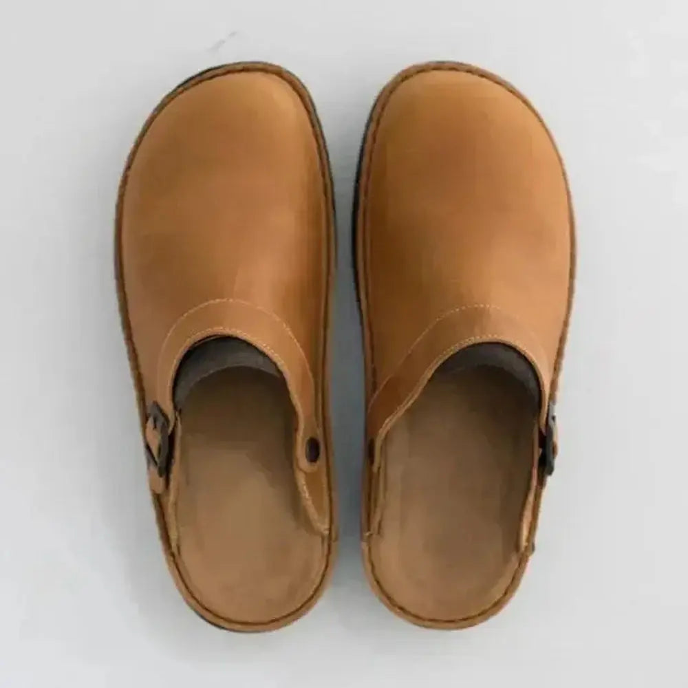 Ergonomic Comfort Clogs for Women – Stylish & Practical Everyday Wear