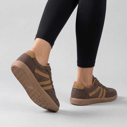 Lace Up Sneakers Contrasting Stripes Textured Sole