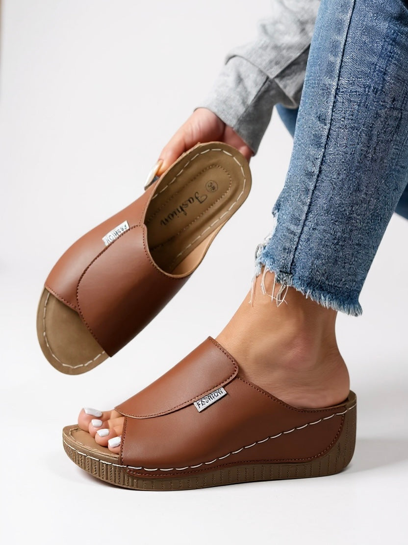 Women's Cushioned Platform Slides