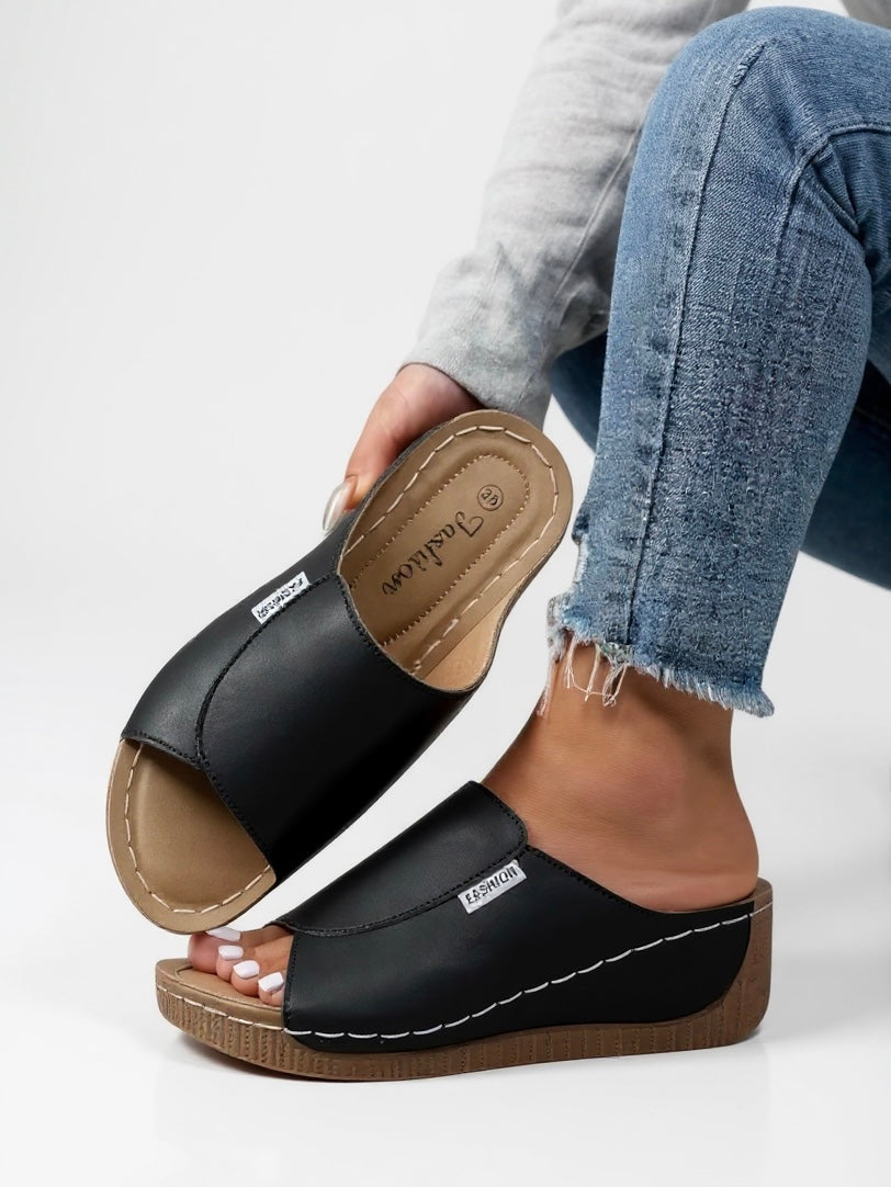 Women's Cushioned Platform Slides