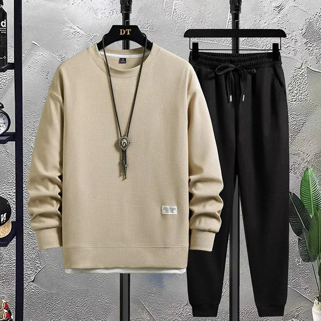 Men's Relaxed Fit Tracksuit