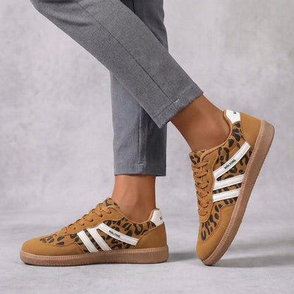 Low- Lace-Up Sneakers Signature Striped Detail