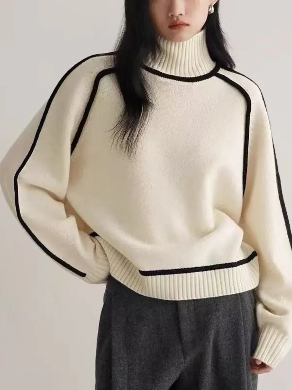 Women’s Contrast Trim Turtleneck Knit Sweater