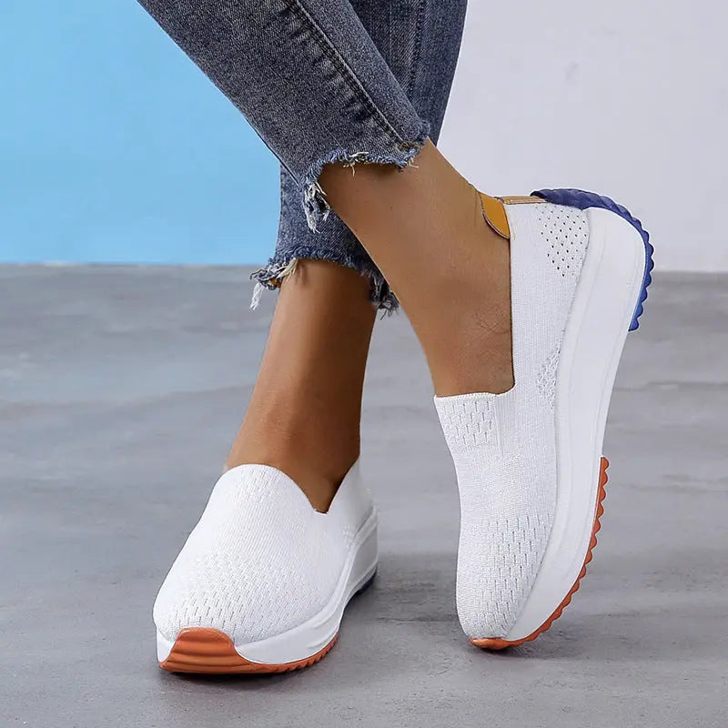 Lightweight Sports Shoes for Women – Stylish & Comfortable