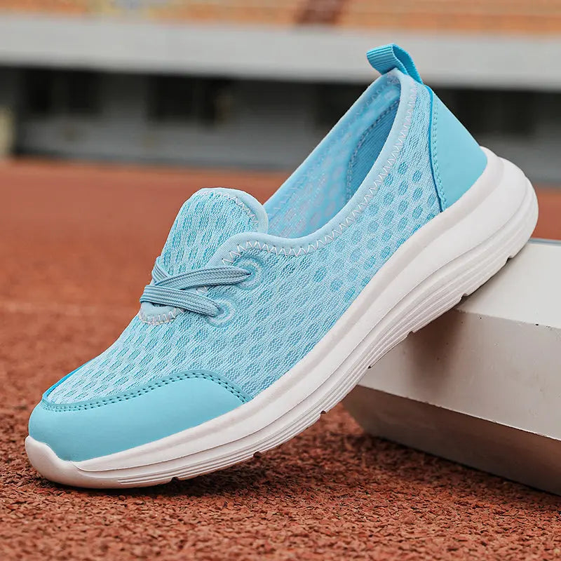 Lightweight Walking Shoes for Women – Comfortable & Versatile Slip-On Design
