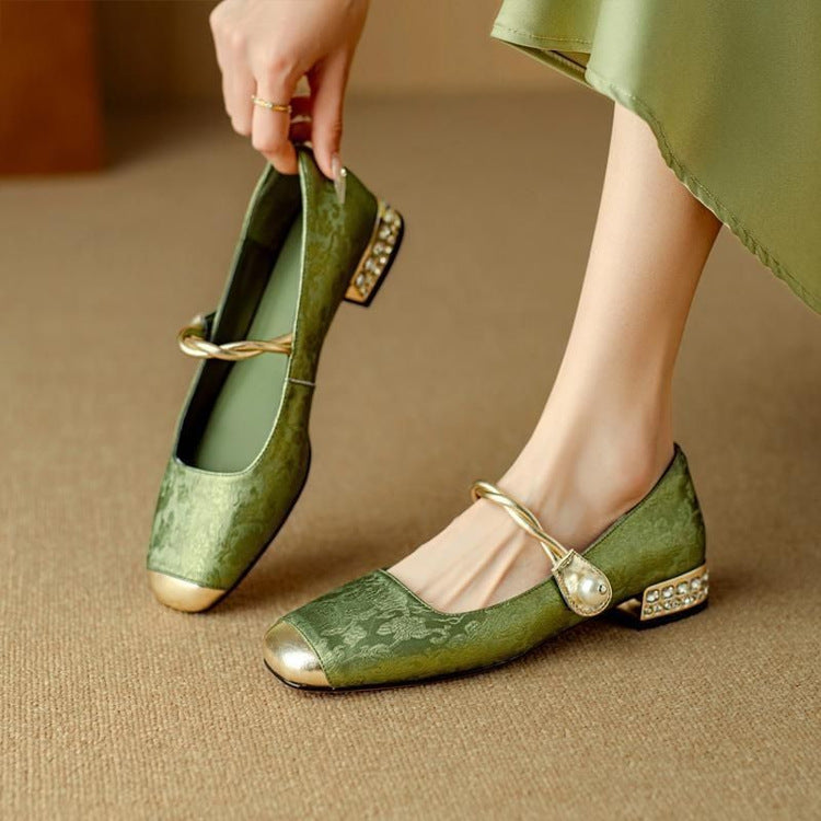 Naila Pumps