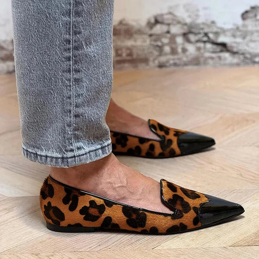 Women's Pointed Toe Animal Print Flats - Fashinoza