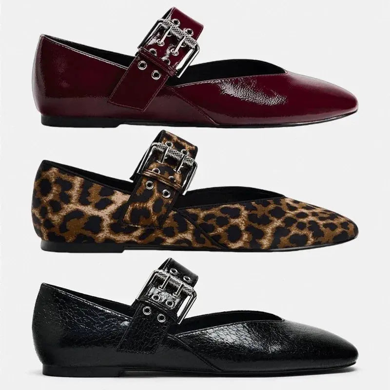 Pointed Toe Flats for Women – Stylish Leopard Print & Comfortable Design