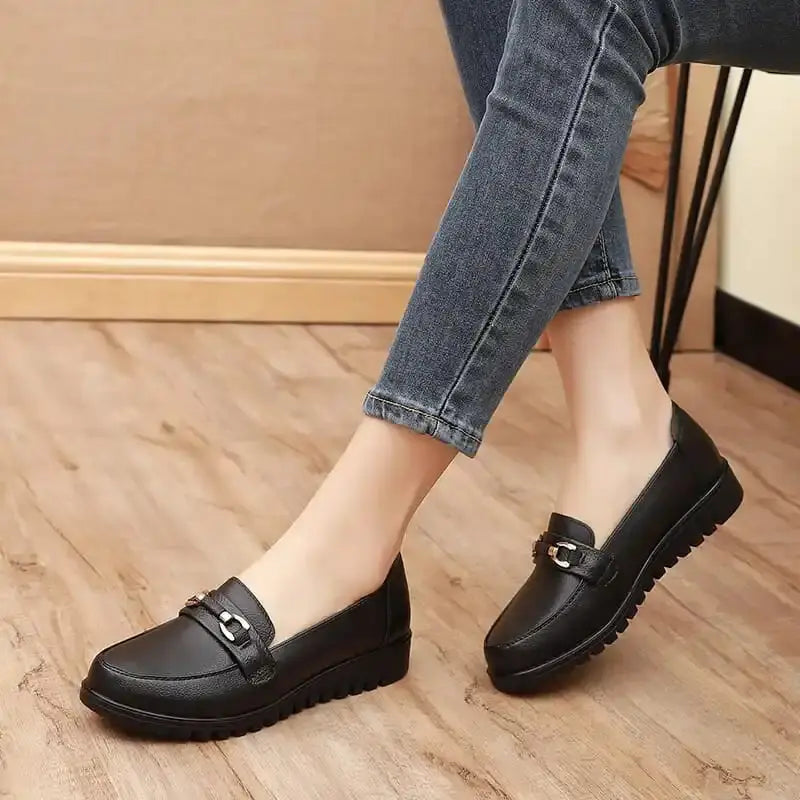 Round Toe Black Ballet Flats for Women – Stylish & Comfortable Everyday Wear