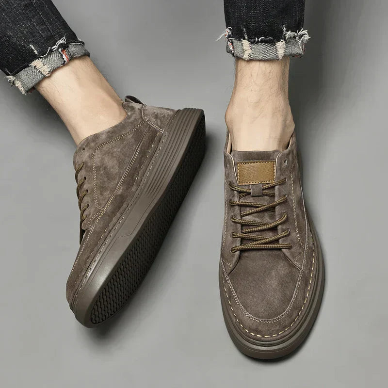 Men's Lace-Up Sneakers Contrast Sole Leather Comfortable