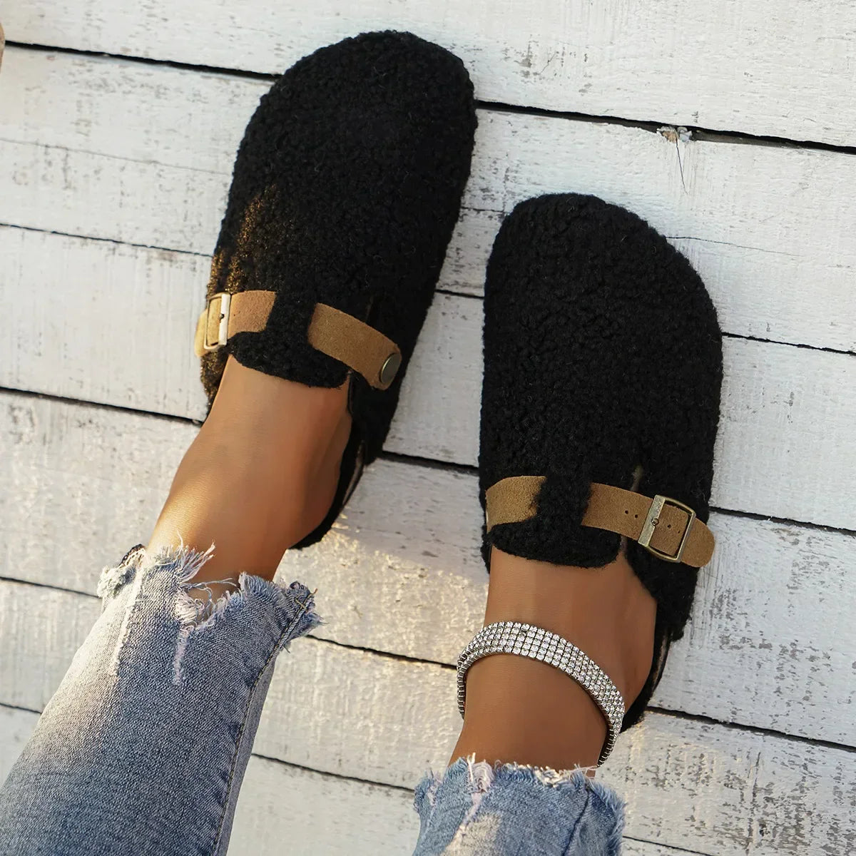 Women's Slip-On Slippers Soft Comfortable Buckle Detail