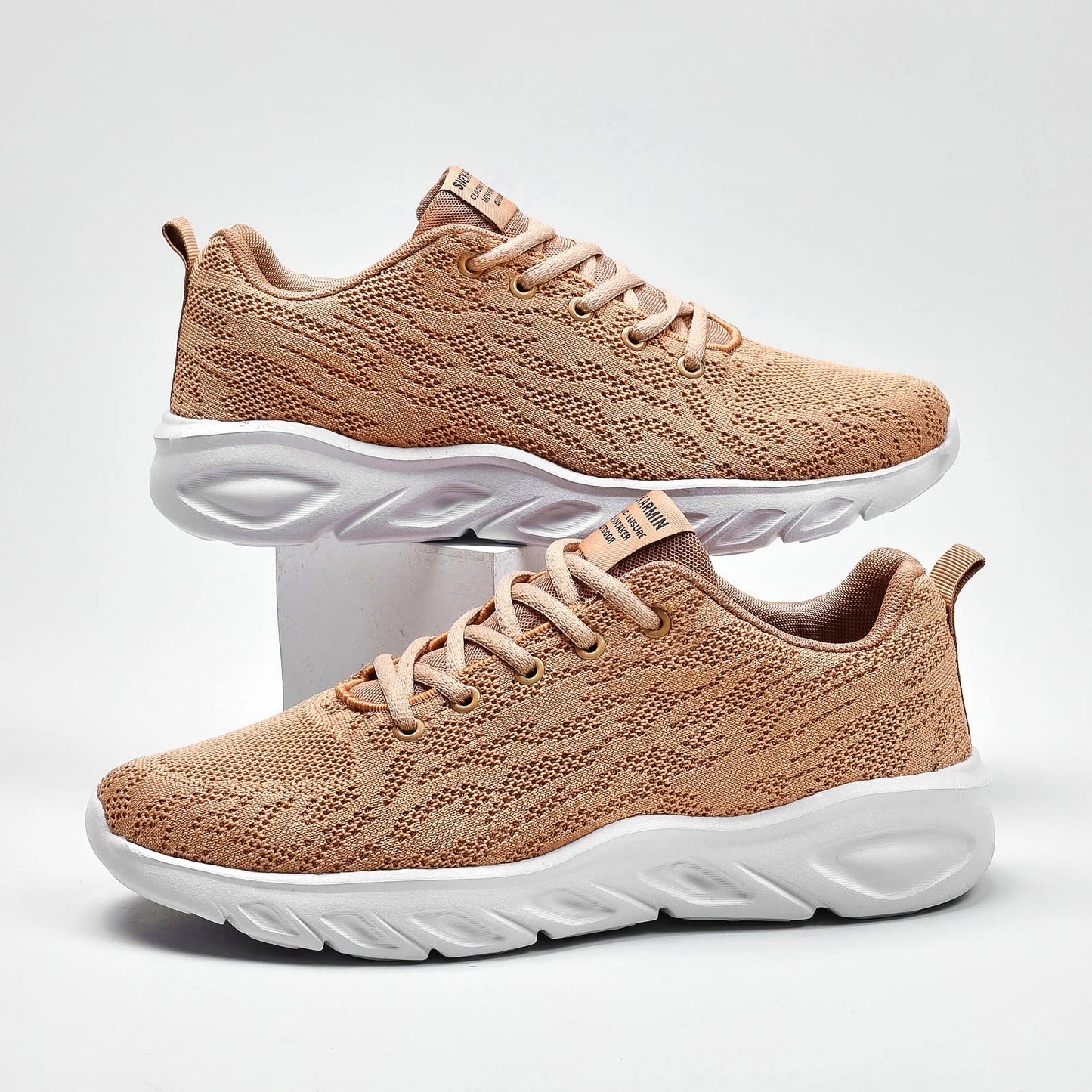 Maxim Sneakers