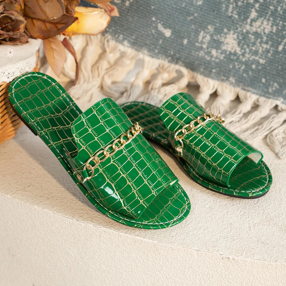Lark Women's Flat Sandals