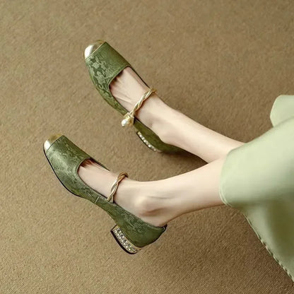 Naila Pumps