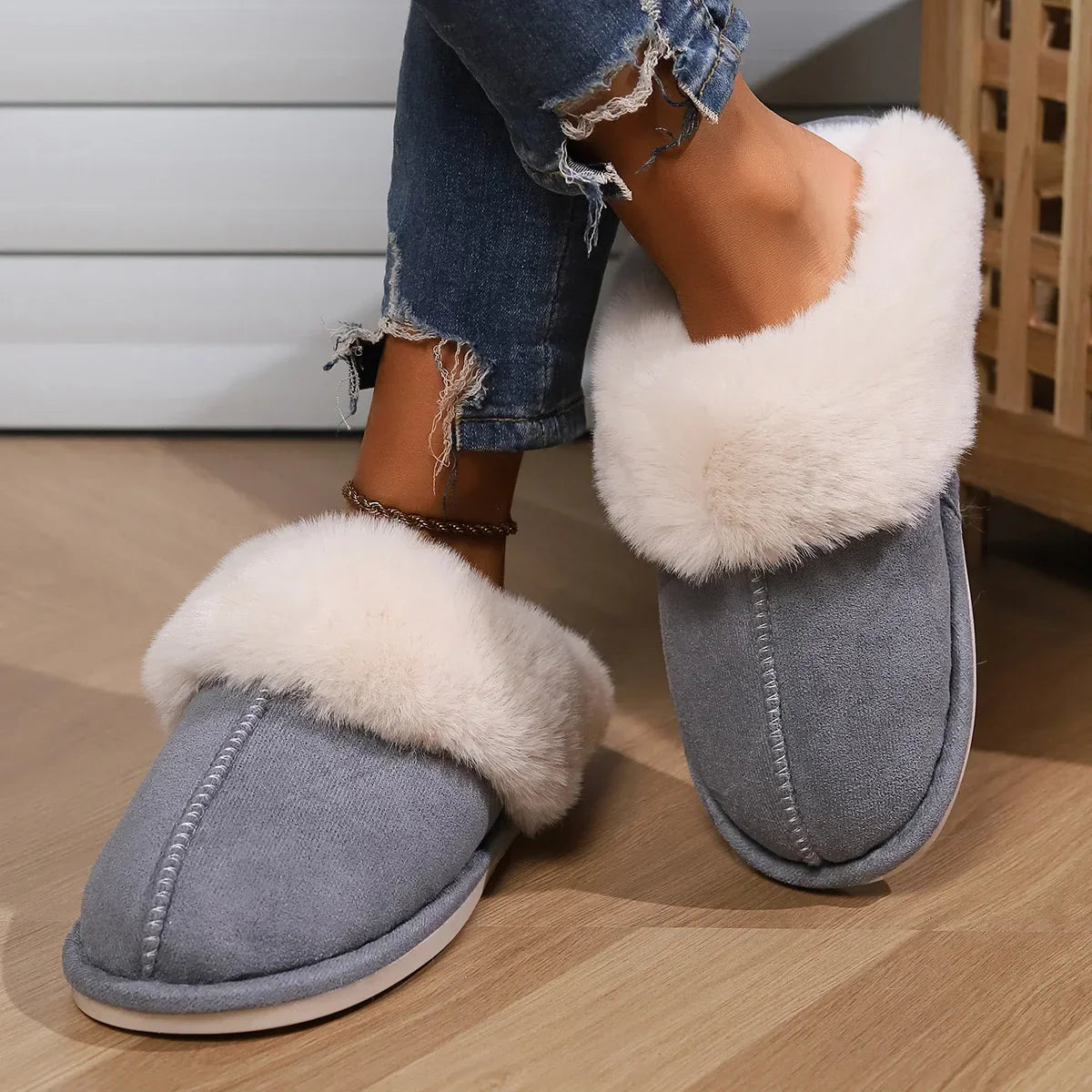 Women's Plush Slippers Soft Lining Warm Beige