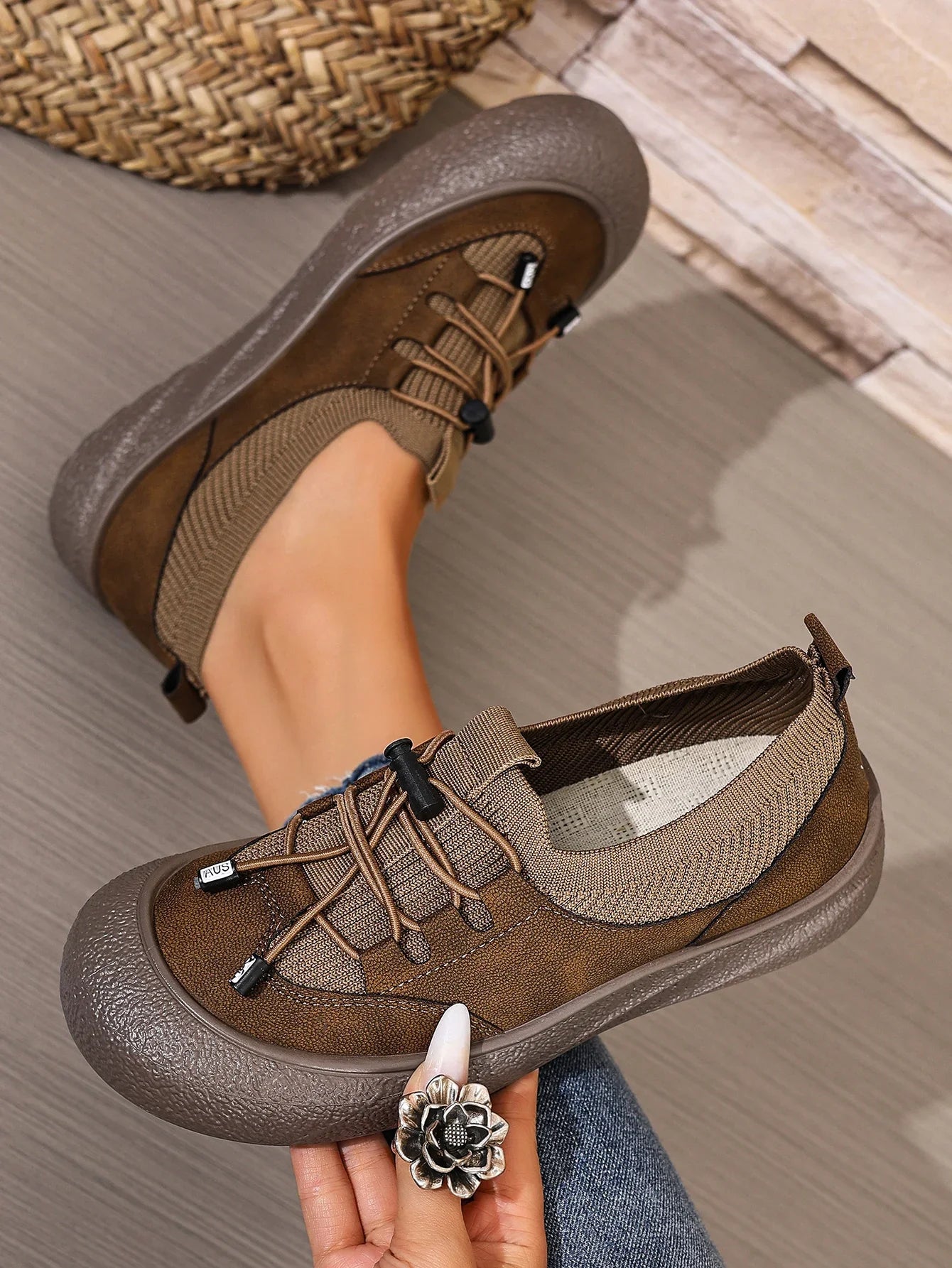 Women's Elastic Lace Slip-On Walking Shoes