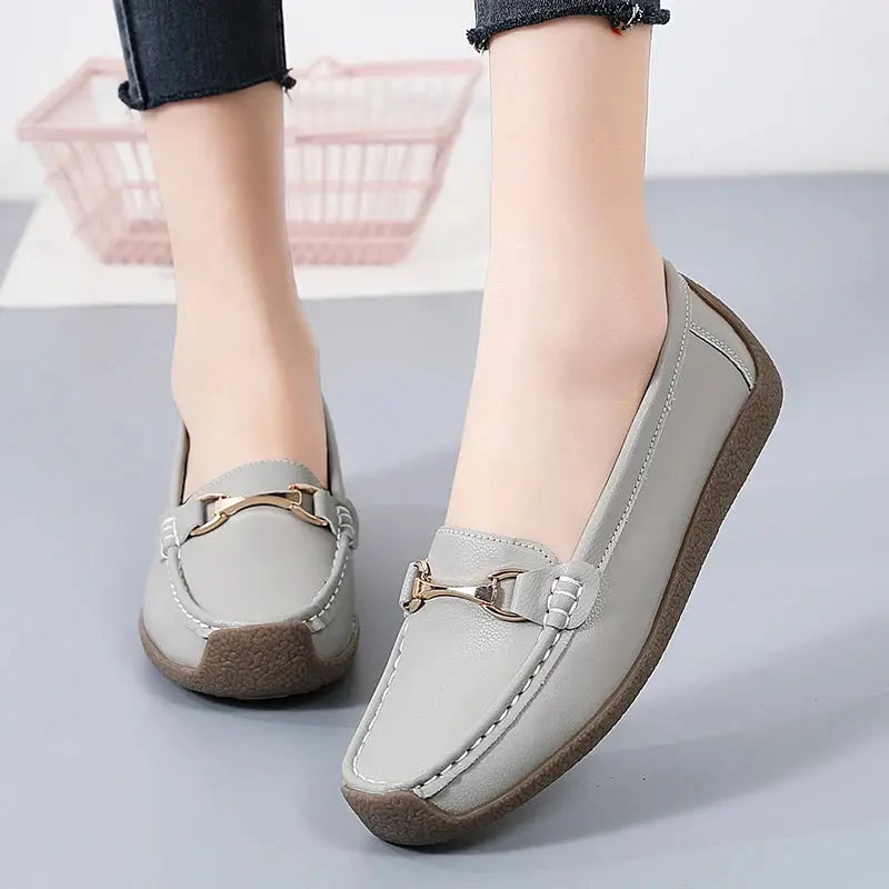 Slip-On Black Flats for Women – Stylish & Comfortable Moccasin Design