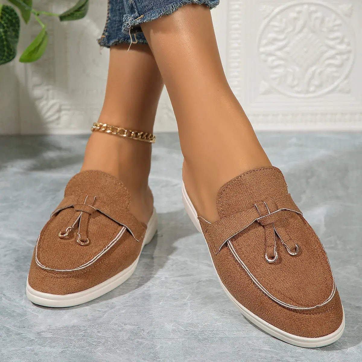 Slip-On Casual Sneakers for Women – Comfortable & Versatile