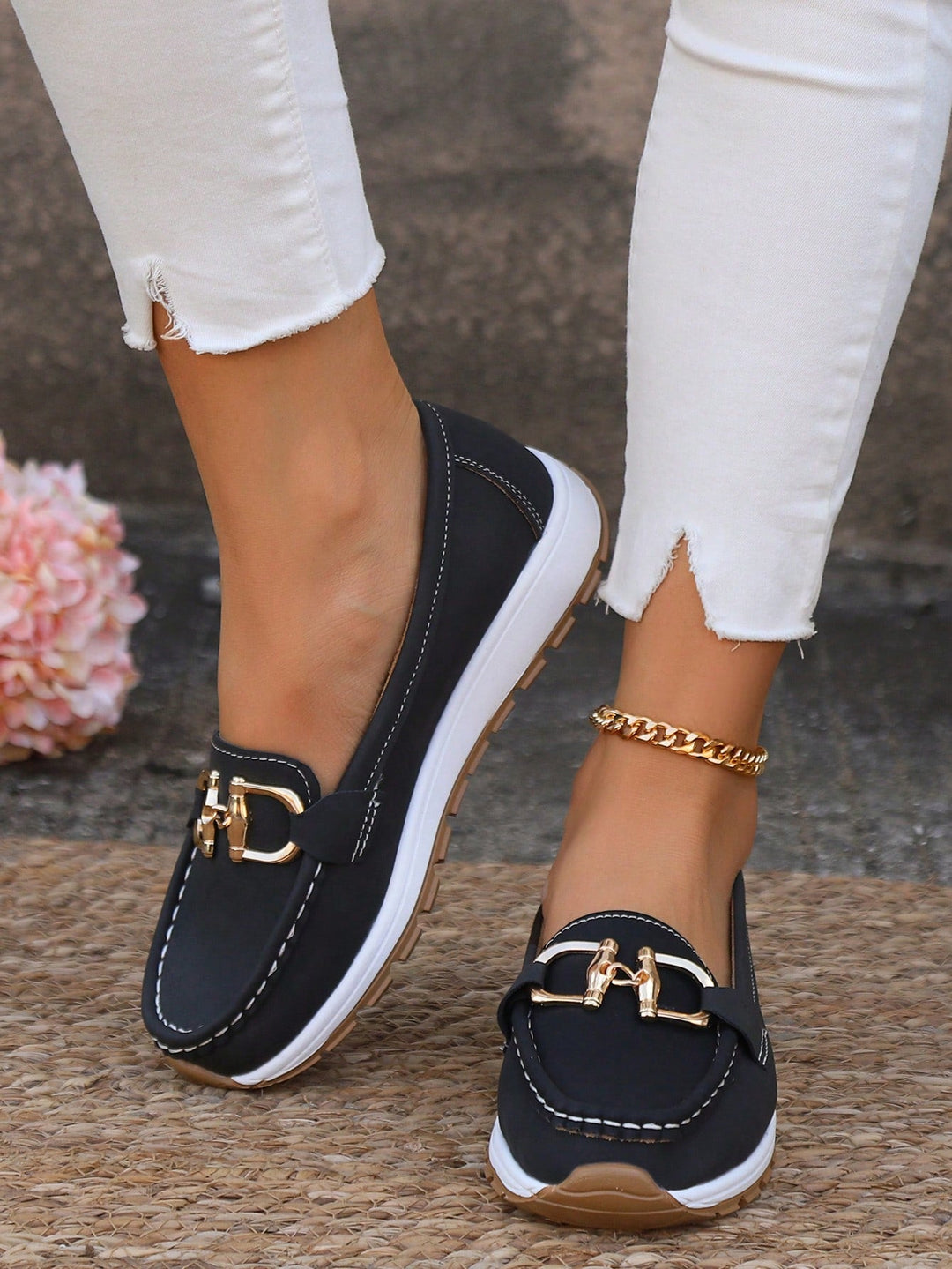 Suede-Like Loafers for Women – Elegant Buckle Detail & All-Day Comfort
