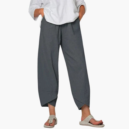 Women's Tapered Pants Elastic Waist Full-Length Black Trousers