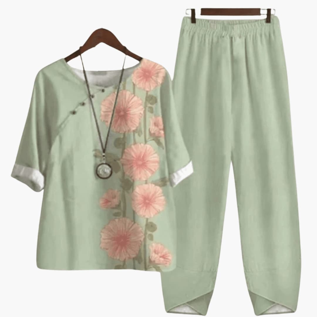 Women's Floral Two Piece Short Sleeve Straight Leg Pants