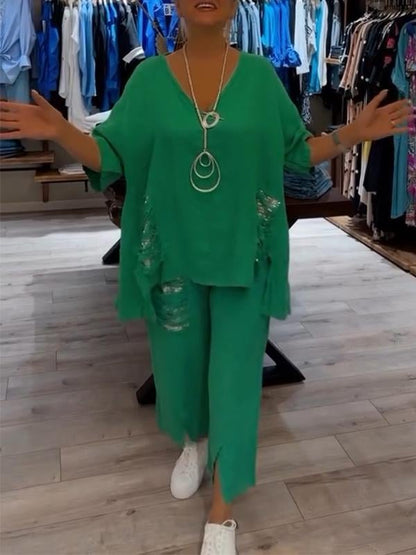 Women's 2 Piece V-Neck And Cropped Pants Set