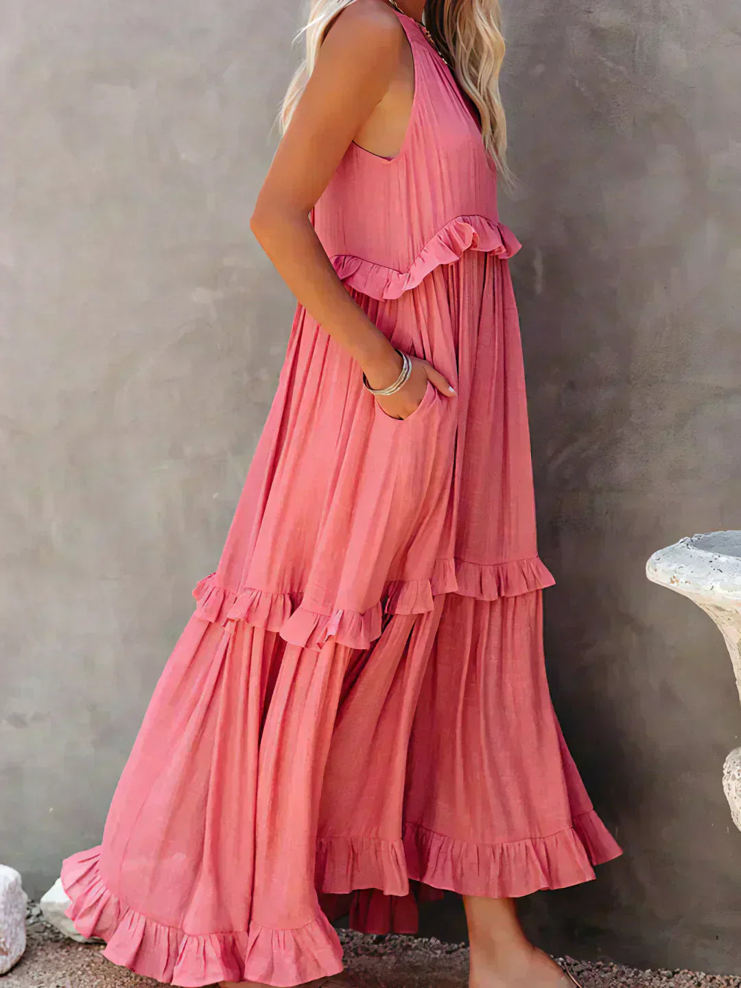 Elegant Women's Sleeveless Ruffle Dress