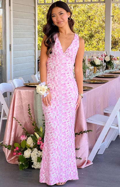 Women's Elegant Sleeveless Wedding Dress Floral Design