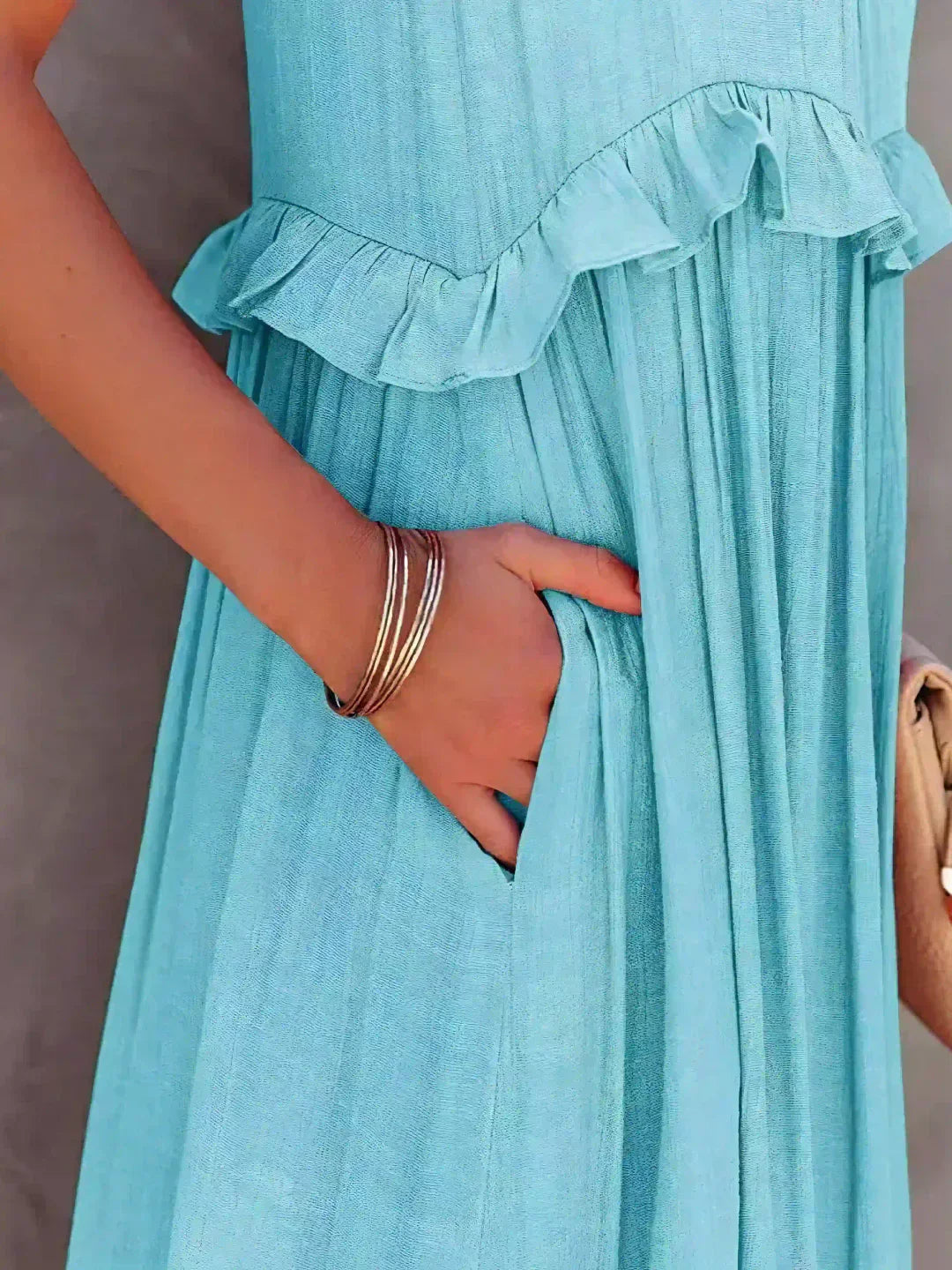 Elegant Women's Sleeveless Ruffle Dress