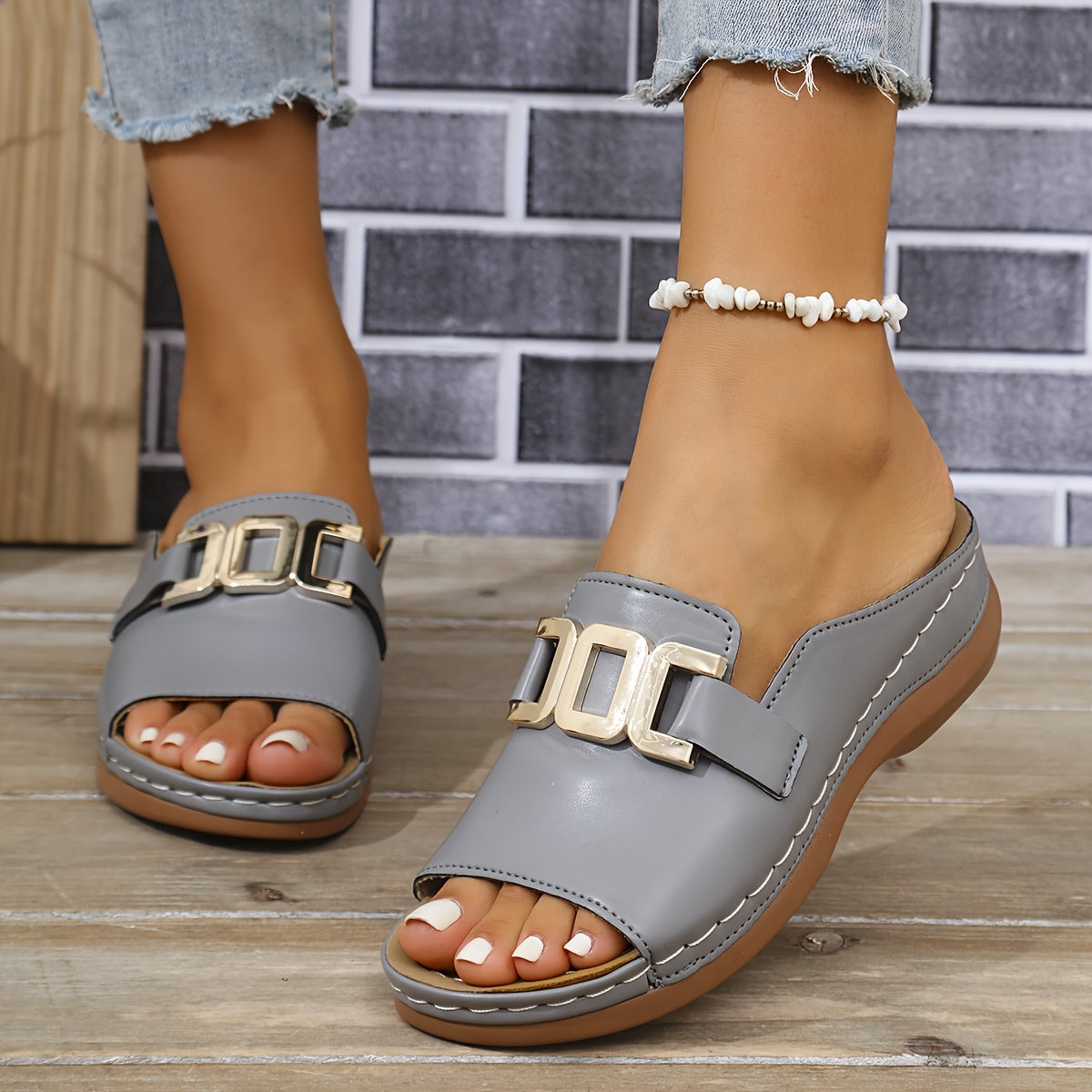 Cordelia Women's Buckle Sandals Cushioned