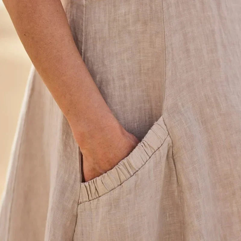 Women's Sleeveless Midi Dress With Pockets
