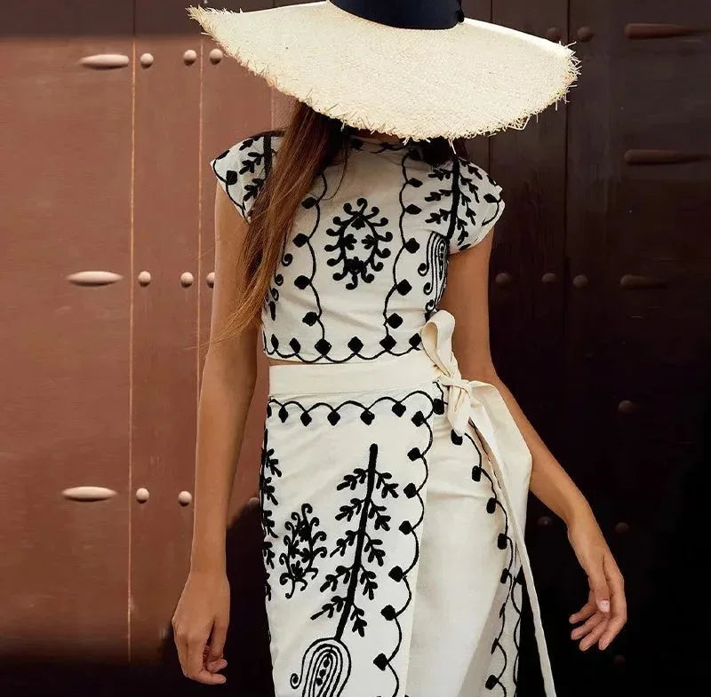 Women's Embroidered Sleeveless Dress Set Flowing Skirt