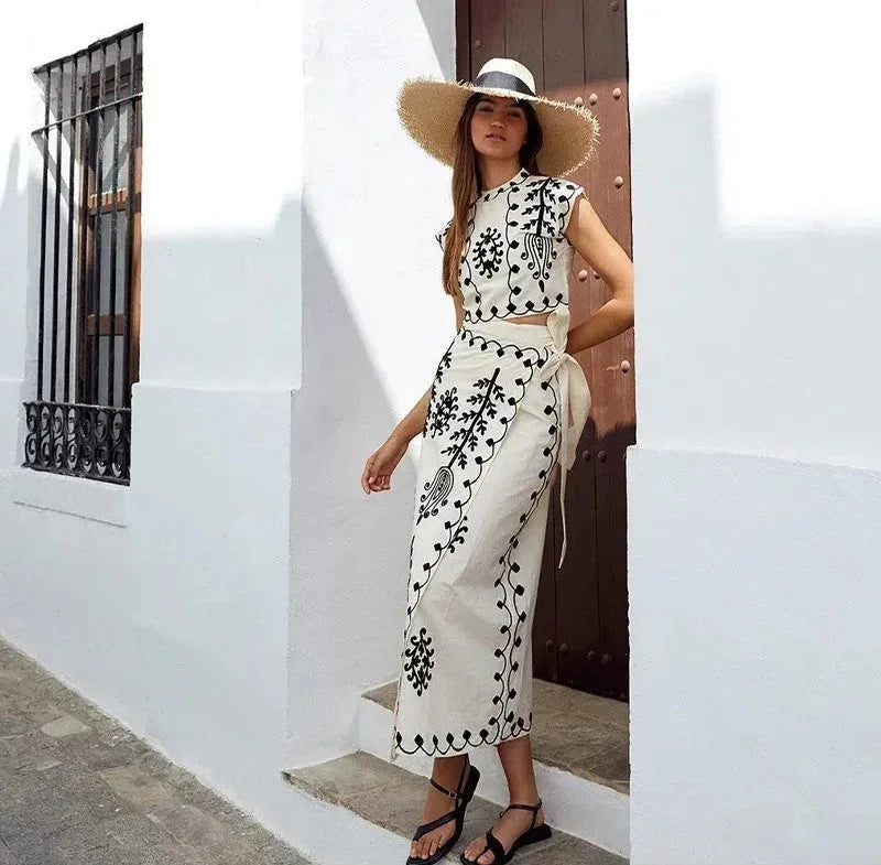 Women's Embroidered Sleeveless Jumpsuit Flowing Skirt