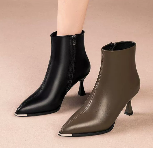 Women's Kitten Boots