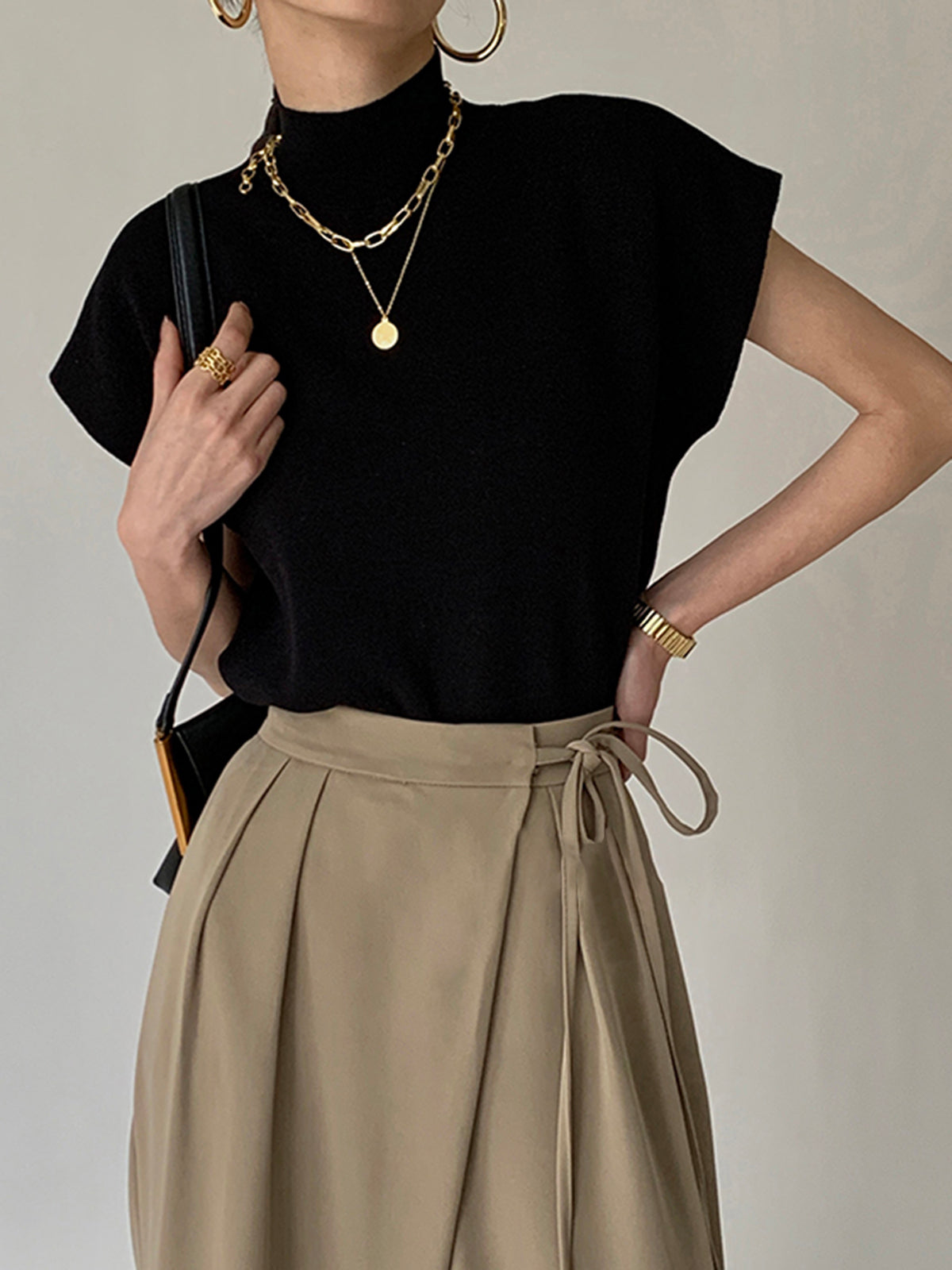 Women's Sleeveless Vest Mock Neck Padded Shoulder - Fashinoza