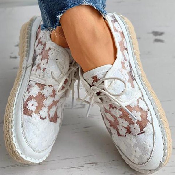 Eva - Women’s Embroidered Lace Shoes